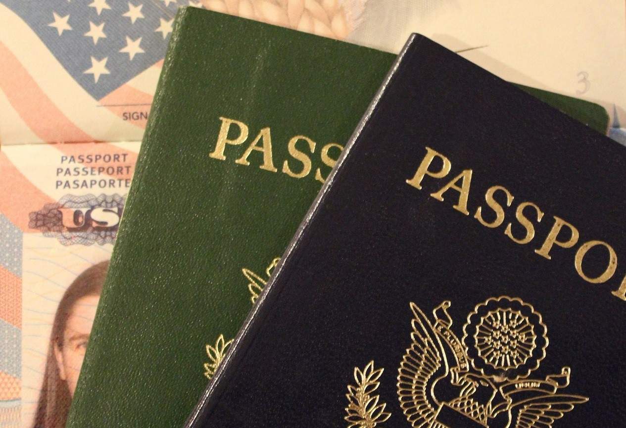 Zgubiłem lub ukradziono mi paszport za granicą. Co robić?