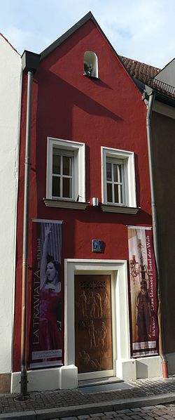b2ap3_thumbnail_250px-Amberg_Eh-haeusl.jpg