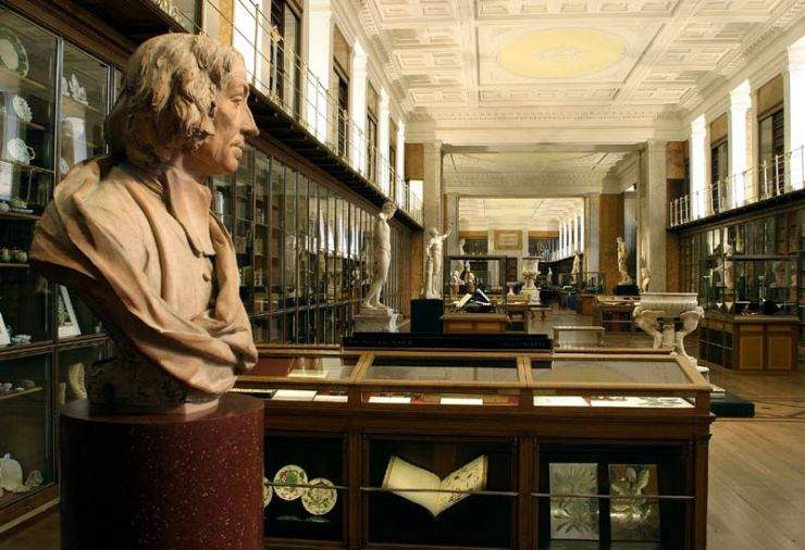 b2ap3_thumbnail_BM_MF_RM1_-_The_Kings_Library_Enlightenment_1_Discovering_the_world_in_the_18th_Century_-_View_South.jpg
