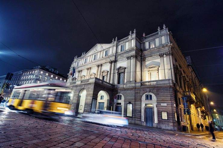 b2ap3_thumbnail_Mediolan-La-Scala-shutterstock_119995828.jpg