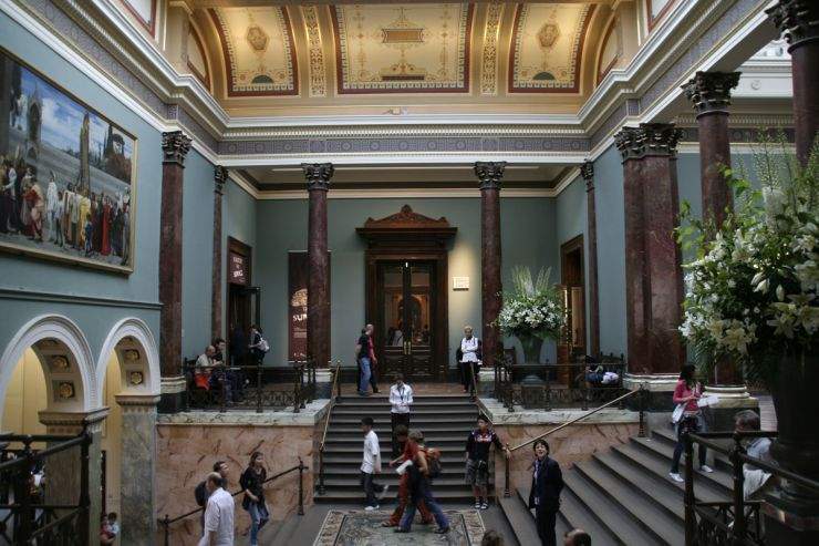 b2ap3_thumbnail_Staircase_hall_of_the_National_Gallery_London.jpg