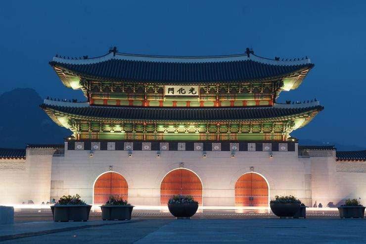 b2ap3_thumbnail_gwanghwamun-636113_1280.jpg