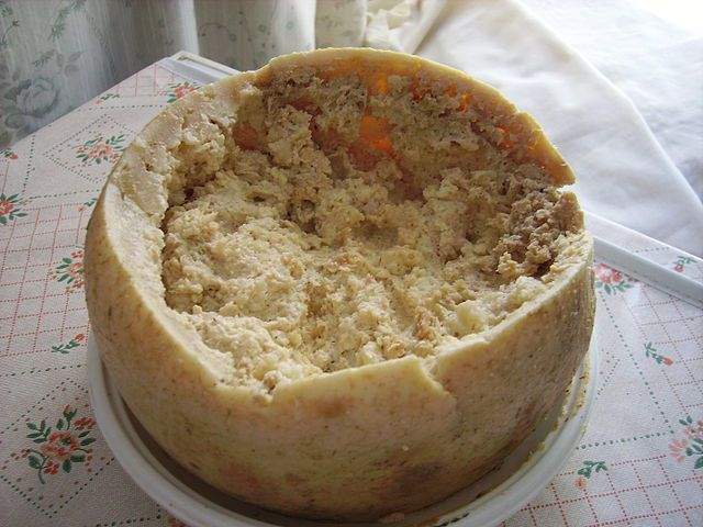 b2ap3_thumbnail_640px-Casu_Marzu_cheese.jpg