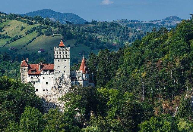 b2ap3_thumbnail_Castle-of-Bran-Rumunia-shutterstock_114267820_small.jpg