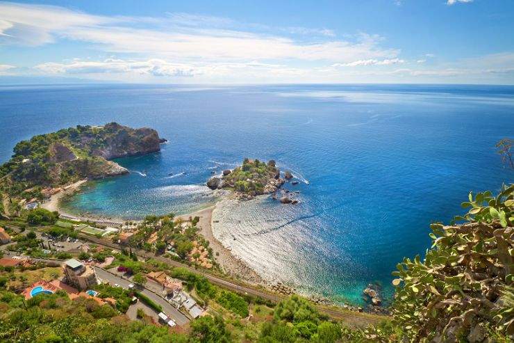 b2ap3_thumbnail_Coastline-Taormina-Sicily-Italy-shutterstock_104050547_small.jpg