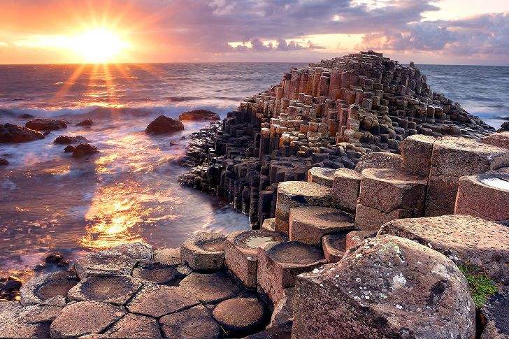 b2ap3_thumbnail_Giants-Causeway-North-Antrim-Irlandia-shutterstock_234549214_small.jpg