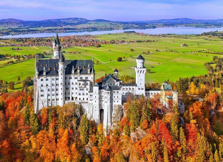 b2ap3_thumbnail_Neuschwanstein-castle-in-Germany-_90350848_small.jpg