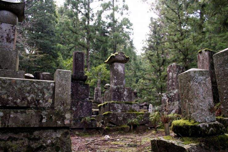 b2ap3_thumbnail_Okunoin_cemetery.jpg