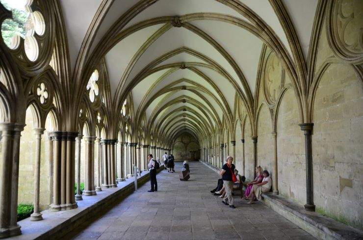 b2ap3_thumbnail_cloister-411025_1280.jpg