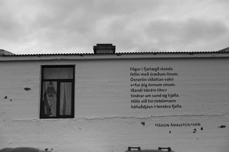 b2ap3_thumbnail_poetry-on-the-wall-663528_1280.jpg