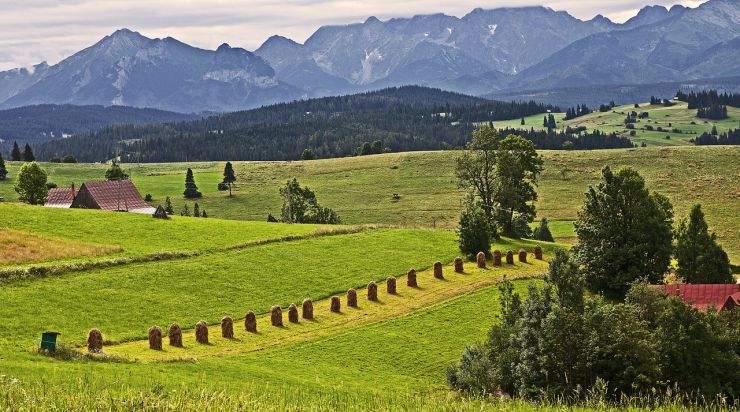 b2ap3_thumbnail_the-high-tatras-399680_1280.jpg