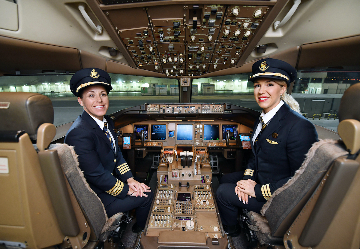 kobiety pilotki na pokładzie Emirates