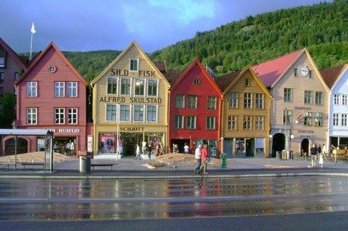 Zachodnia_Norwegia._Bergen._Słynne_nabrzeże_Bryggen