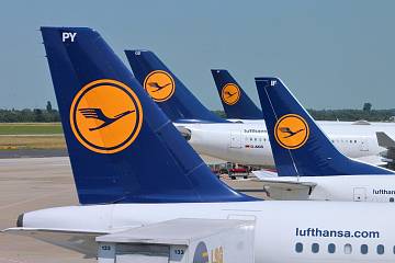 Lufthansa jak tania linia. Każe płacić nawet pasażerom biznes klasy