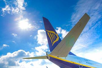 Ryanair dorzuca 12 nowych tras z Warszawy i Modlina. Najmocniej stawia na Włochy i Wielką Brytanię