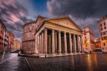 Rzym otwiera swoje podwoje po zmroku. Pantheon do 23:00, Koloseum także nocą