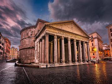 Rzym otwiera swoje podwoje po zmroku. Pantheon do 23:00, Koloseum także nocą