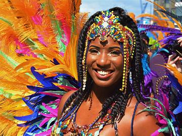 Londyn last minute na 60-lecie Notting Hill Carnival. Parady 30–31 sierpnia