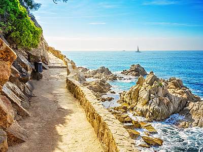 Costa Brava w sierpniu za 1999 zł: 8 nocy w Pineda de Mar z wylotem z Gdańska
