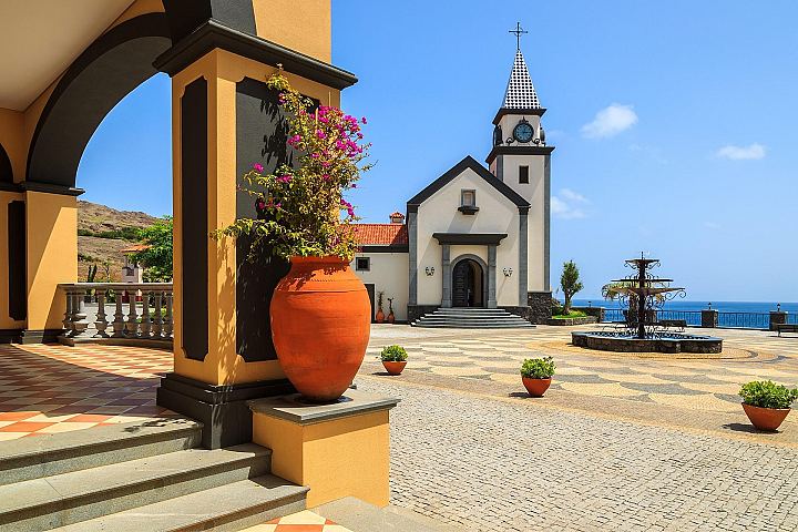 Portugalia z lotem i hotelem