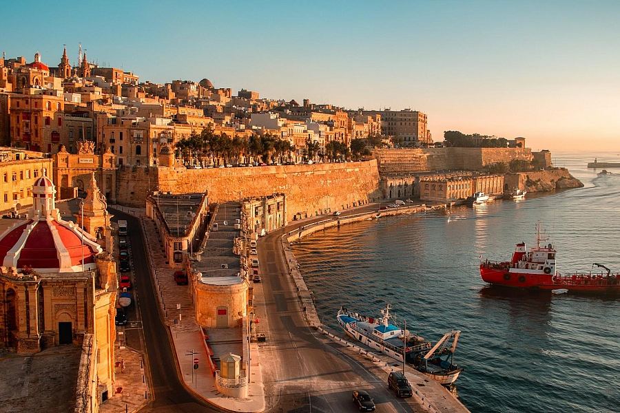 Valletta i nabrzeże Grand Harbour na Malcie