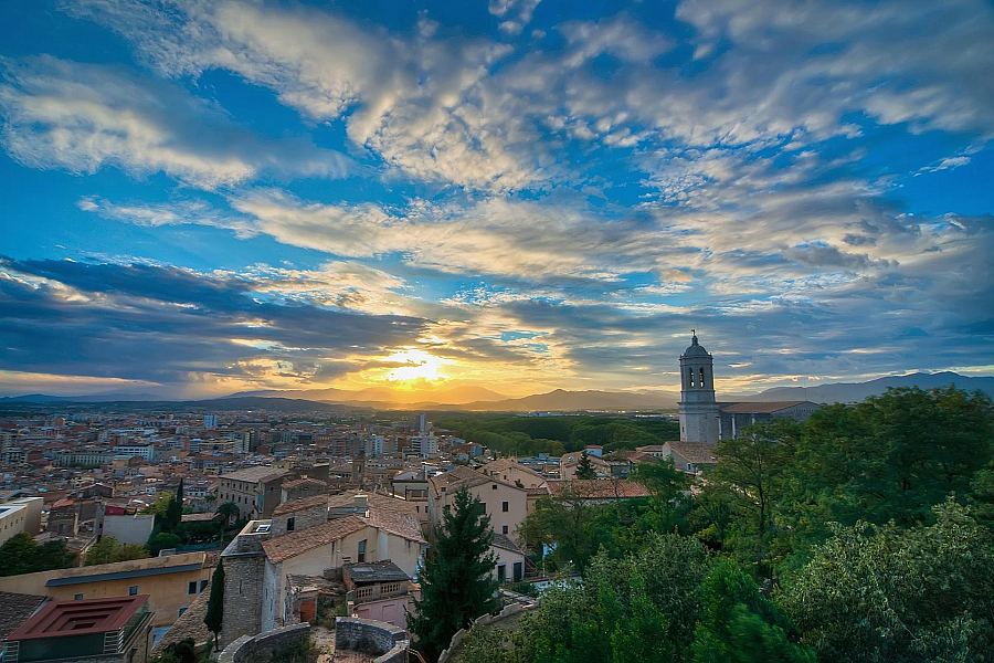 Girona - panorama miasta i wieża katedry