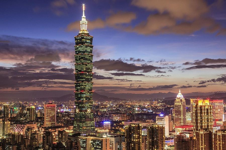 Tajwan - panorama Tajpej z wieżą Taipei 101