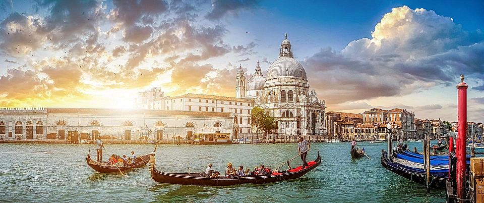 Wenecja nad Kanałem Grande i bazylika Santa Maria della Salute